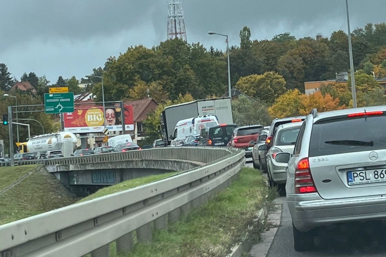 Gorzów: Korki po włączeniu świateł na rondzie Santockim