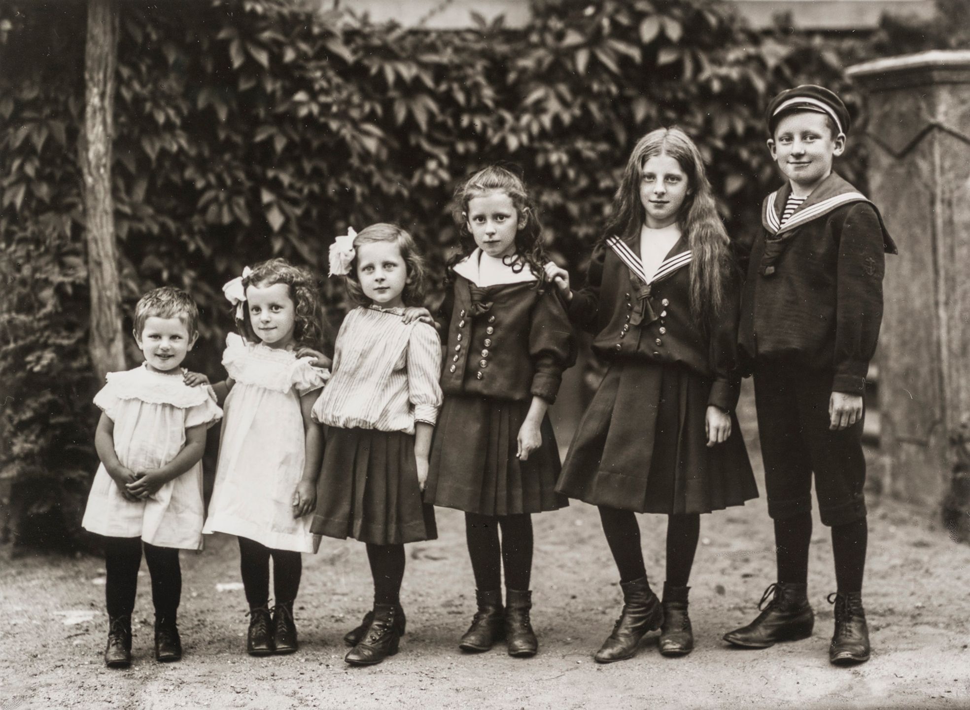 Stworzony przez Augusta Sandera portret zbiorowy społeczeństwa niemieckiego należy do najwybitniejszych osiągnięć fotografii XX wieku 1