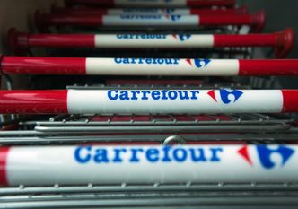 Carrefour otwiera supermarket z wędzarnią i dojrzewalnią mięsa "na żywo"