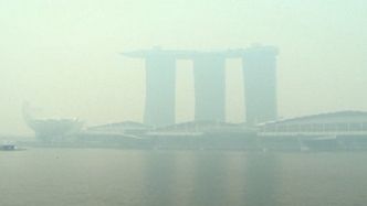 Gigantyczny obłok nad Singapurem