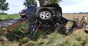 Zawinął się na drzewie, silnik wypadł z auta. Potrzebny był śmigłowiec