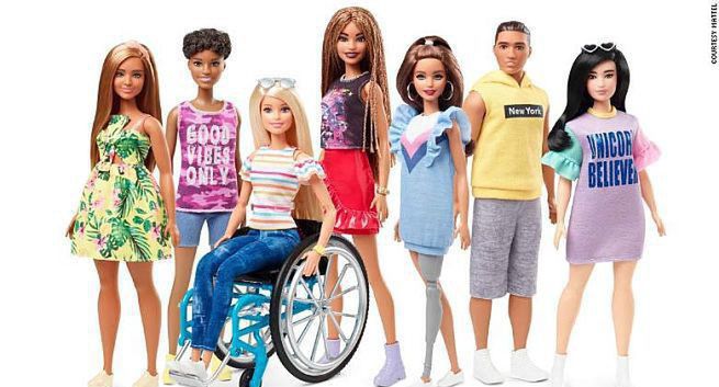 Mattel zapowiada lalki Barbie z protezą i na wózku inwalidzkim. Mają oswajać dzieci z niepełnosprawnościami