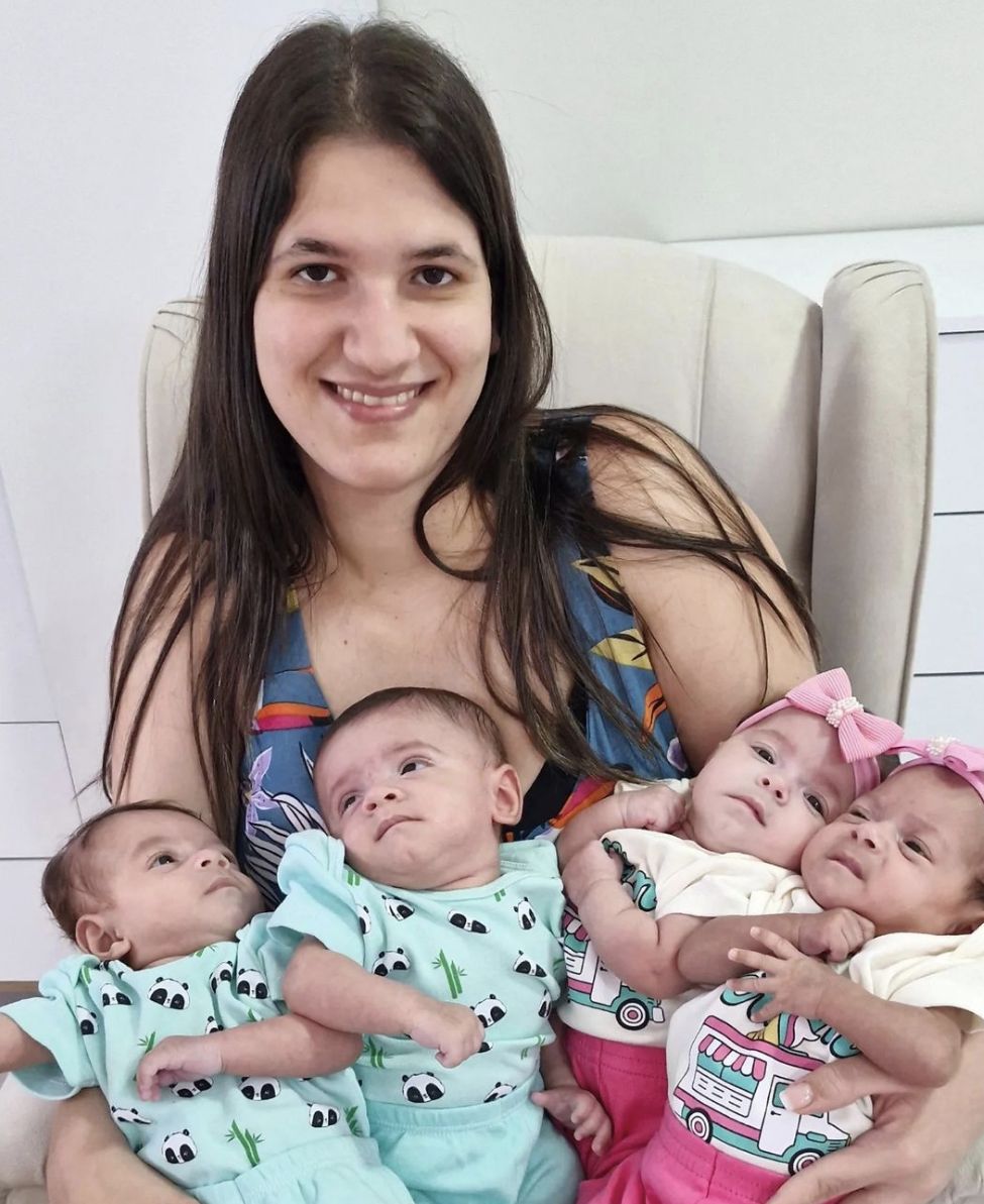 A woman gave birth to sextuplets