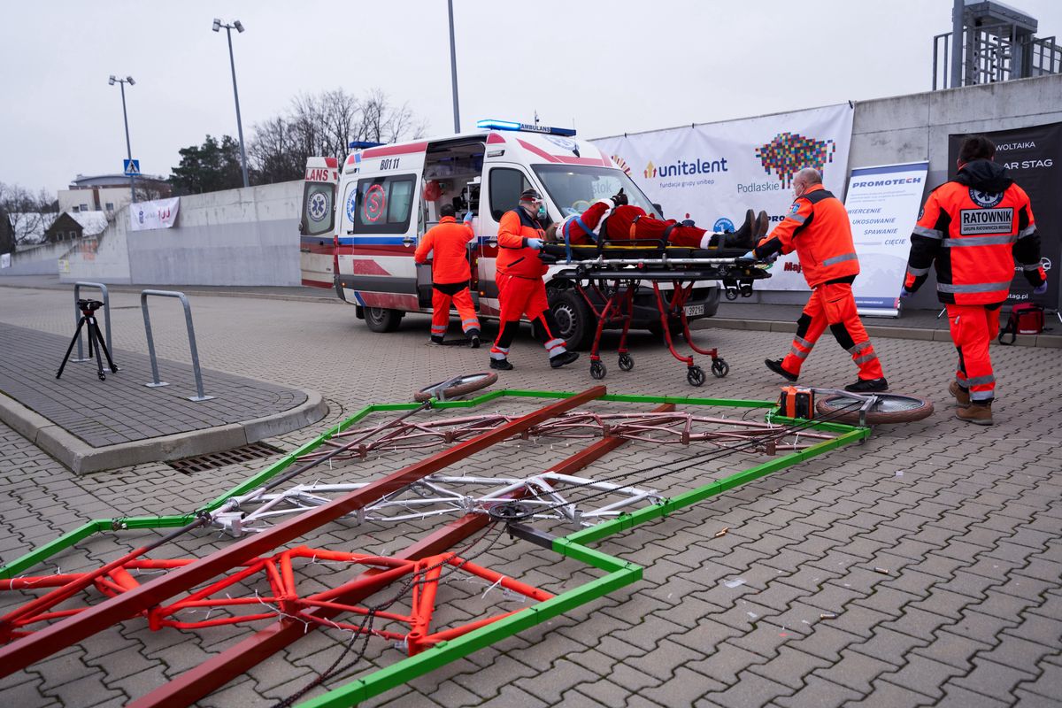 Białystok. Wypadek na 7-metrowym rowerze podczas bicia rekordu Guinnessa