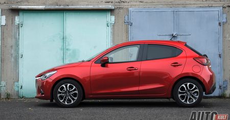 Mazda 2 1.5 115 KM SkyPassion - zdjęcia