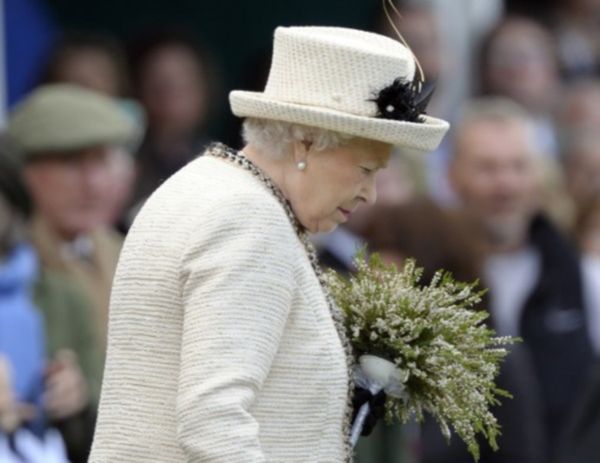 Królowa Elżbieta II do Szkotów: zastanówcie się nad przyszłością