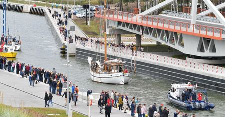 Leszek Miller o przekopie Mierzei: na razie to jest rów, którym płyną kajaki