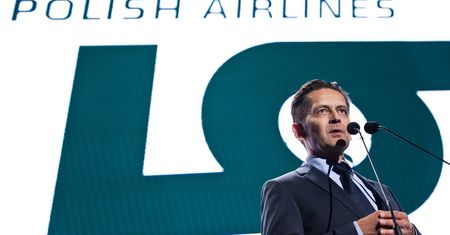 Prezesi LOT bez absolutorium. Co ze spółką?