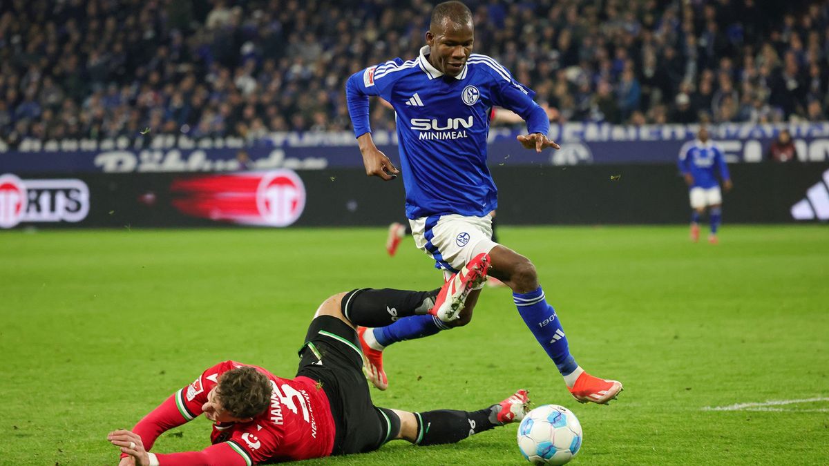 Getty Images / Ralf Ibing - firo sportphoto / Na zdjęciu: Pape Meissa Ba