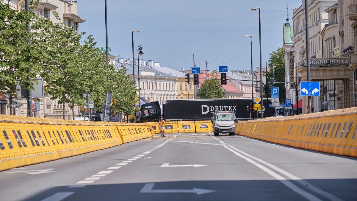 Meta pierwszego etapu Tour de Pologne 2022 na Krakowskim Przedmieściu w Lublinie