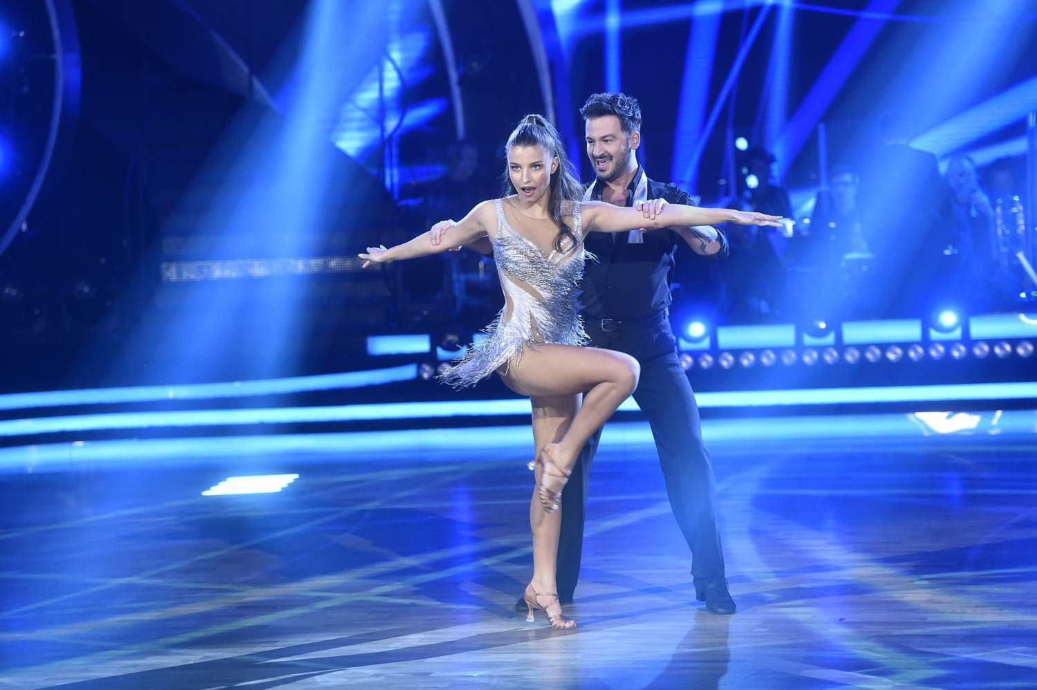 Julia Wieniawa i Stefano Terazzino - Taniec z gwiazdami 11