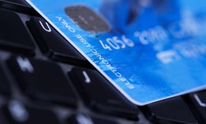 Fatalny w skutkach nawyk finansowy. Szybko "pożre" oszczędności