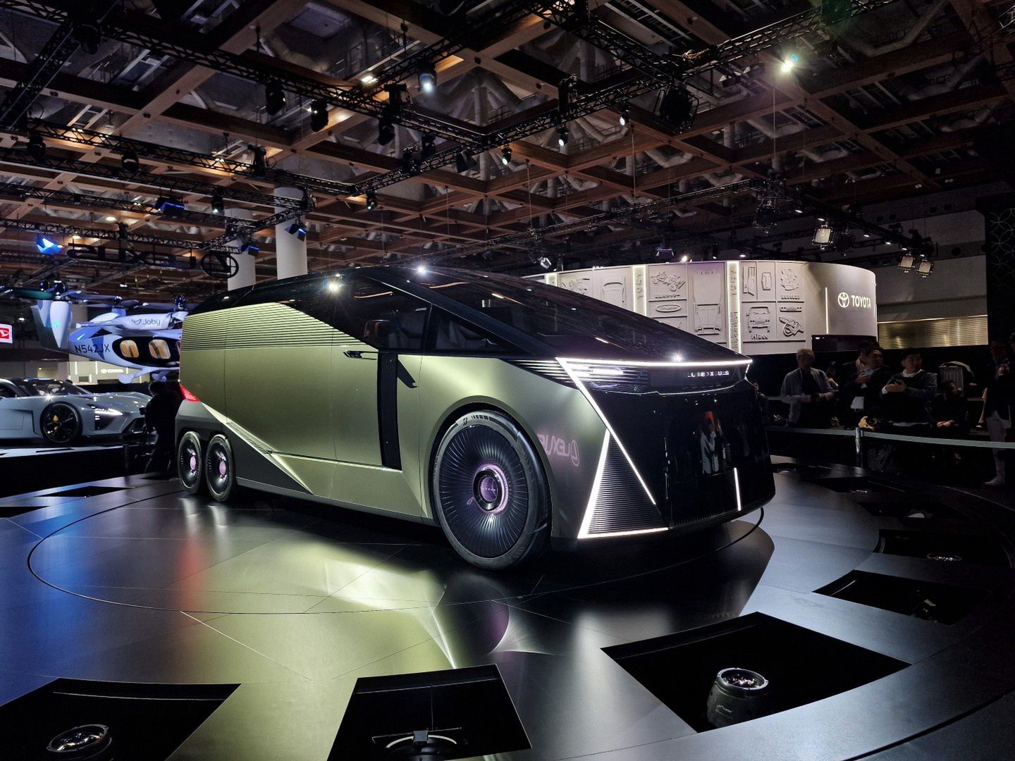 Lexus LS Concept Minivan