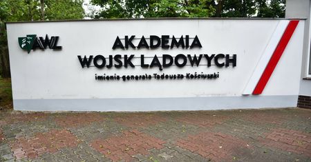"Nie wytrzymała psychicznie". Kary cielesne w murach uczelni