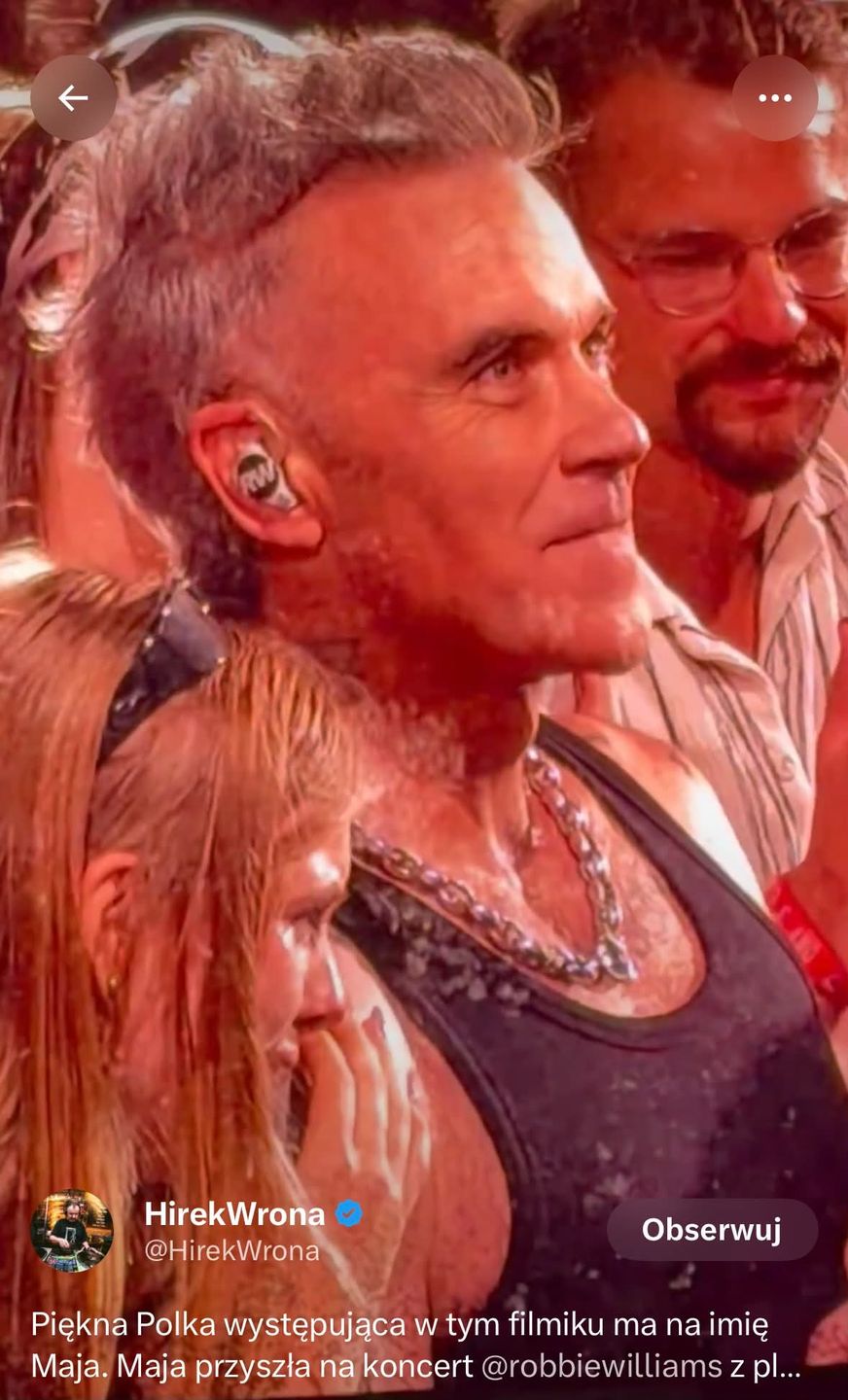 Uroczy moment na koncercie Robbiego Williamsa