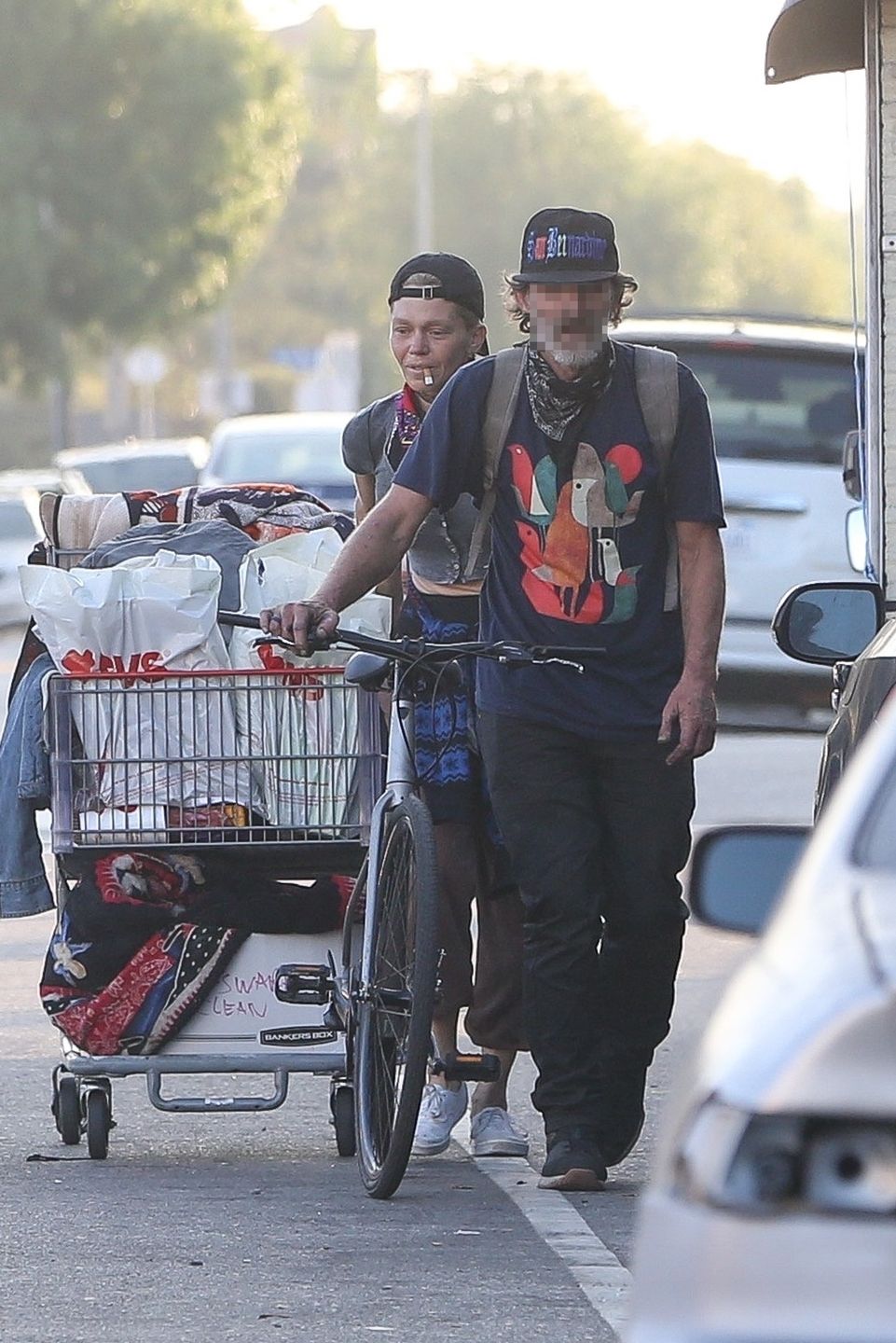 Loni Willison szwenda się po Los Angeles w towarzystwie kolegi