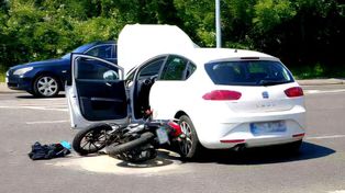 Groźny wypadek w Bytomiu. Kierowca jednośladu trafił do szpitala