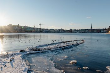 Rekordowo niski poziom wody w Bałtyku. Morze odsłoniło wrak