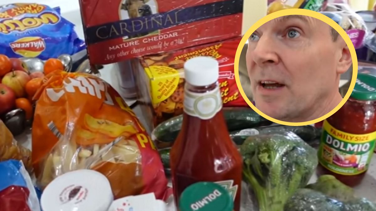 Tata na zakupach z dziećmi