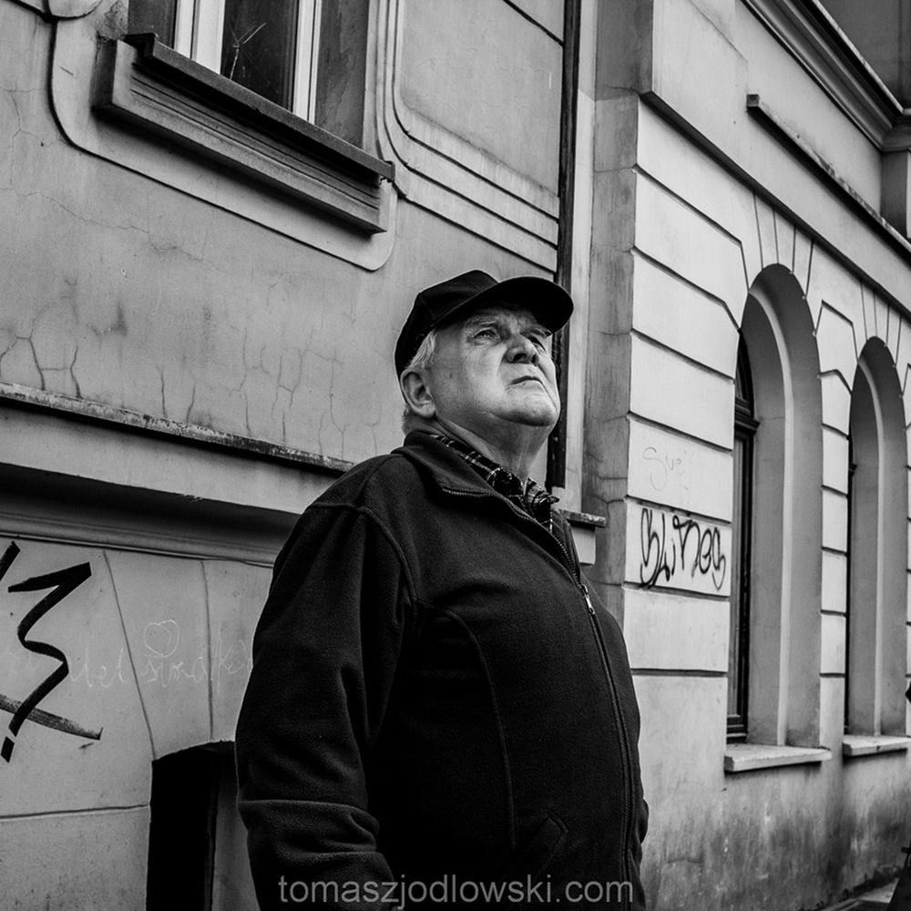 Spojrzenie na kamienicę, czyli fotograficzne upamiętnienie tragedii w Katowicach 9