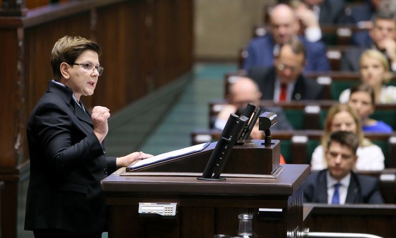 Expose Szydło: Walka z biedą, niższy CIT, bilion złotych na rozwój