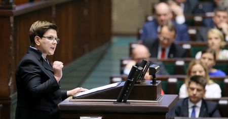 Expose Szydło: Walka z biedą, niższy CIT, bilion złotych na rozwój