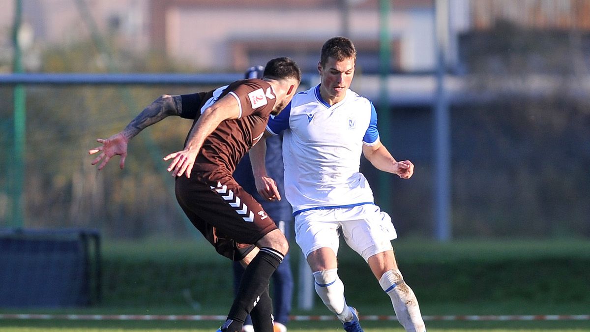 WP SportoweFakty / Krzysztof Porębski / Na zdjęciu: mecz Garbarnia Kraków - Lech II Poznań