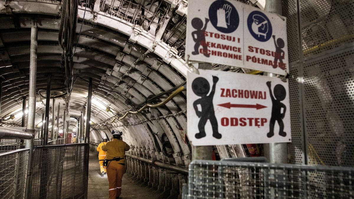 Spółki węglowe planują zwiększenie wydobycia. Tymczasem z górnictwa odchodzi coraz wiecej pracowników 