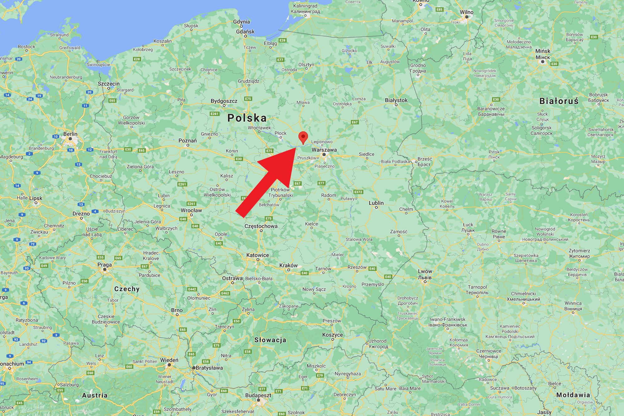 Historia pewnej chatki pod Warszawą. To tajemnicze miejsce przyciąga go od lat 2