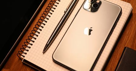 Ukryty przycisk w obudowie iPhone'a. Mało kto o nim wie