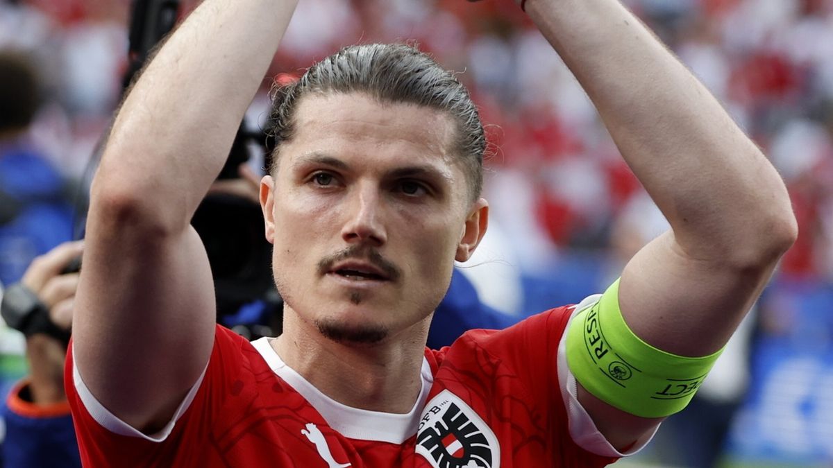 PAP/EPA / ROBERT GHEMENT / Na zdjęciu: Marcel Sabitzer