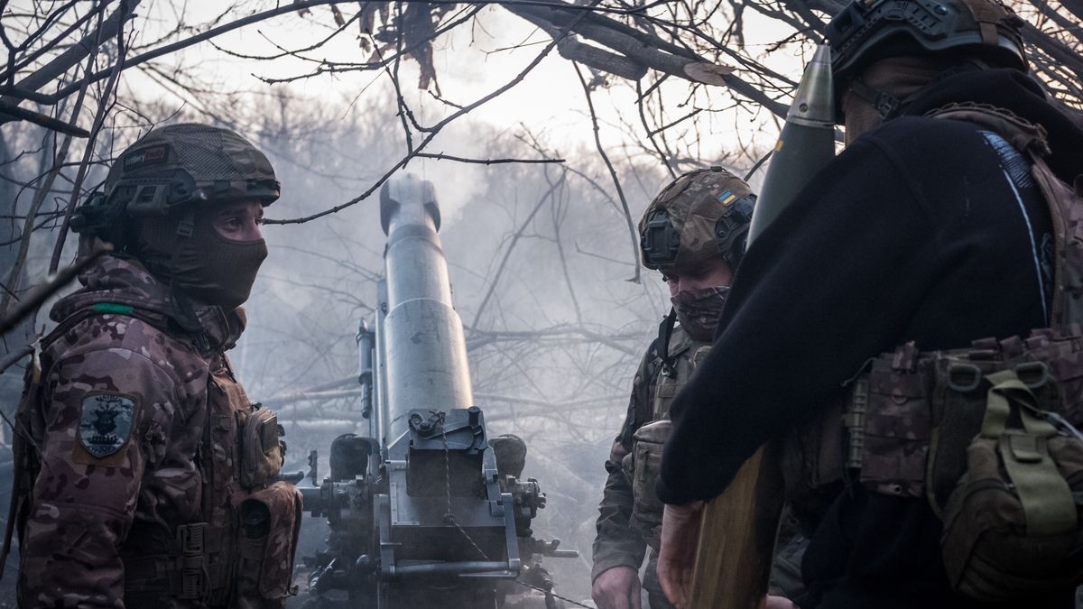DONETSK OBLAST, UKRAINE - APRIL 01: Ukrainian servicemen fire an artillery in the direction of Siversk, Donetsk Oblast, Ukraine on April 01, 2024. (Photo by Wolfgang Schwan/Anadolu via Getty Images)