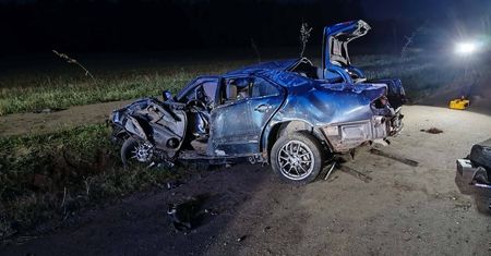 Adamowo: Nocny wypadek. Cztery osoby trafiły do szpitala