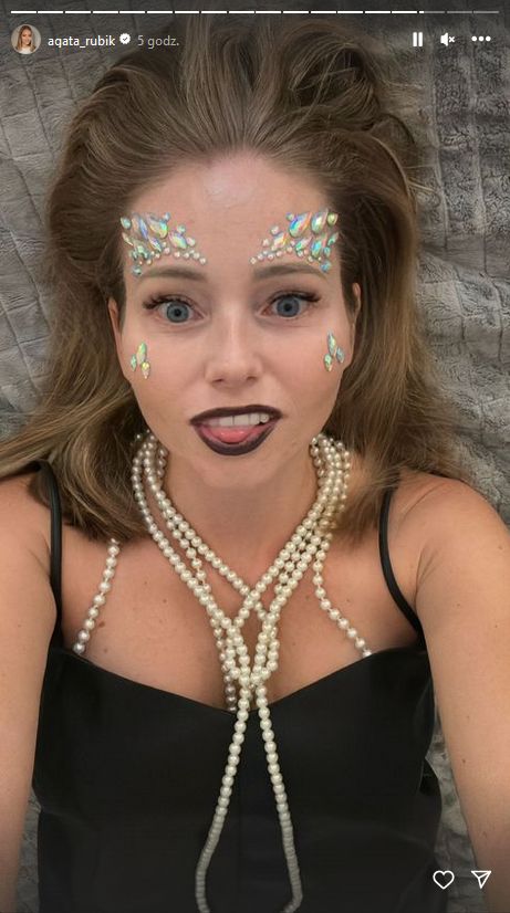 Agata i Piotr Rubikowie bawią się na imprezie halloweenowej z Anetą Glam