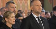 Para prezydencka na pogrzebie Łukasza Litewki. Karol Nawrocki rozmawiał z ojcem zmarłego posła [ZDJĘCIA]