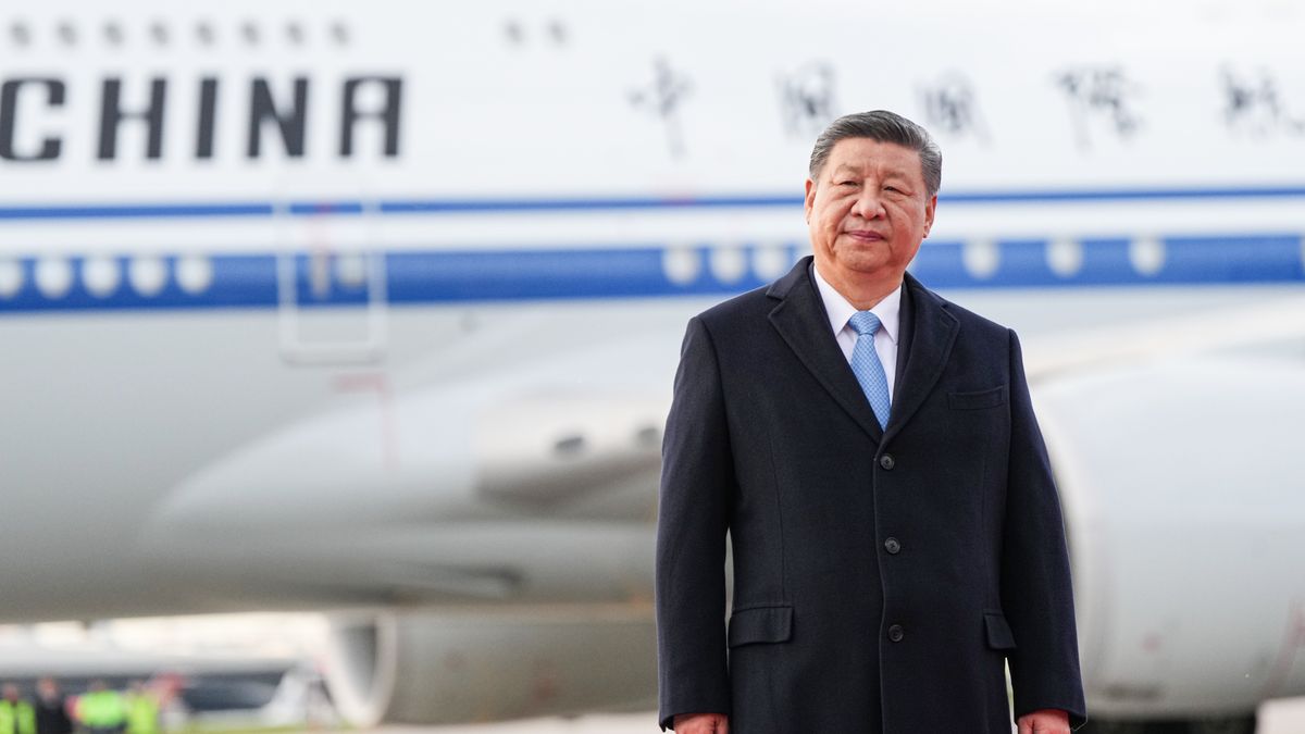 MOSCOW, RUSSIA - MAY 07: (----EDITORIAL USE ONLY - MANDATORY CREDIT - 'ALEXANDER VILF / HOST PHOTO-RIA NOVOSTI / POOL' - NO MARKETING NO ADVERTISING CAMPAIGNS - DISTRIBUTED AS A SERVICE TO CLIENTS----) President of the People's Republic of China Xi Jinping arrives for an official visit to attend the celebrations to mark the 80th anniversary of Russia's Victory in the Great Patriotic War of 1941-1945, in Moscow, Russia on May 7, 2025. (Photo by Alexander Vilf/Anadolu via Getty Images)