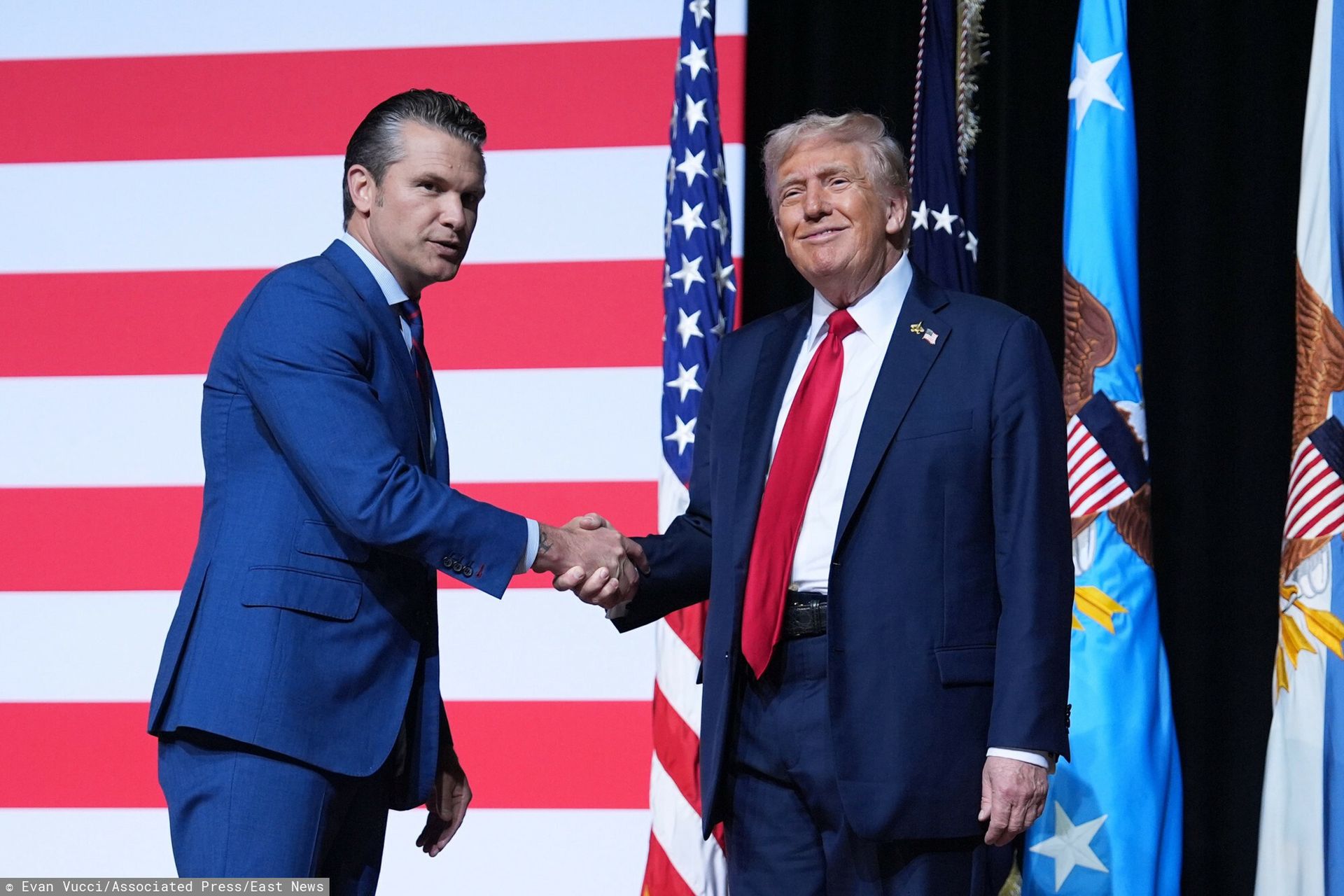 wiadomości,aktualności,WP Wiadomości Trump grozi Nigerii. Hegseth: przygotowujemy się do działania