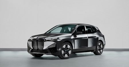 Lakier, który zmienia kolor plus dźwięki od Hansa Zimmera - tak wygląda przyszłość BMW