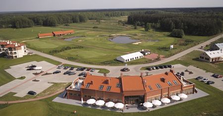 Apartamenty przy polu golfowym w Sobieniach Królewskich
