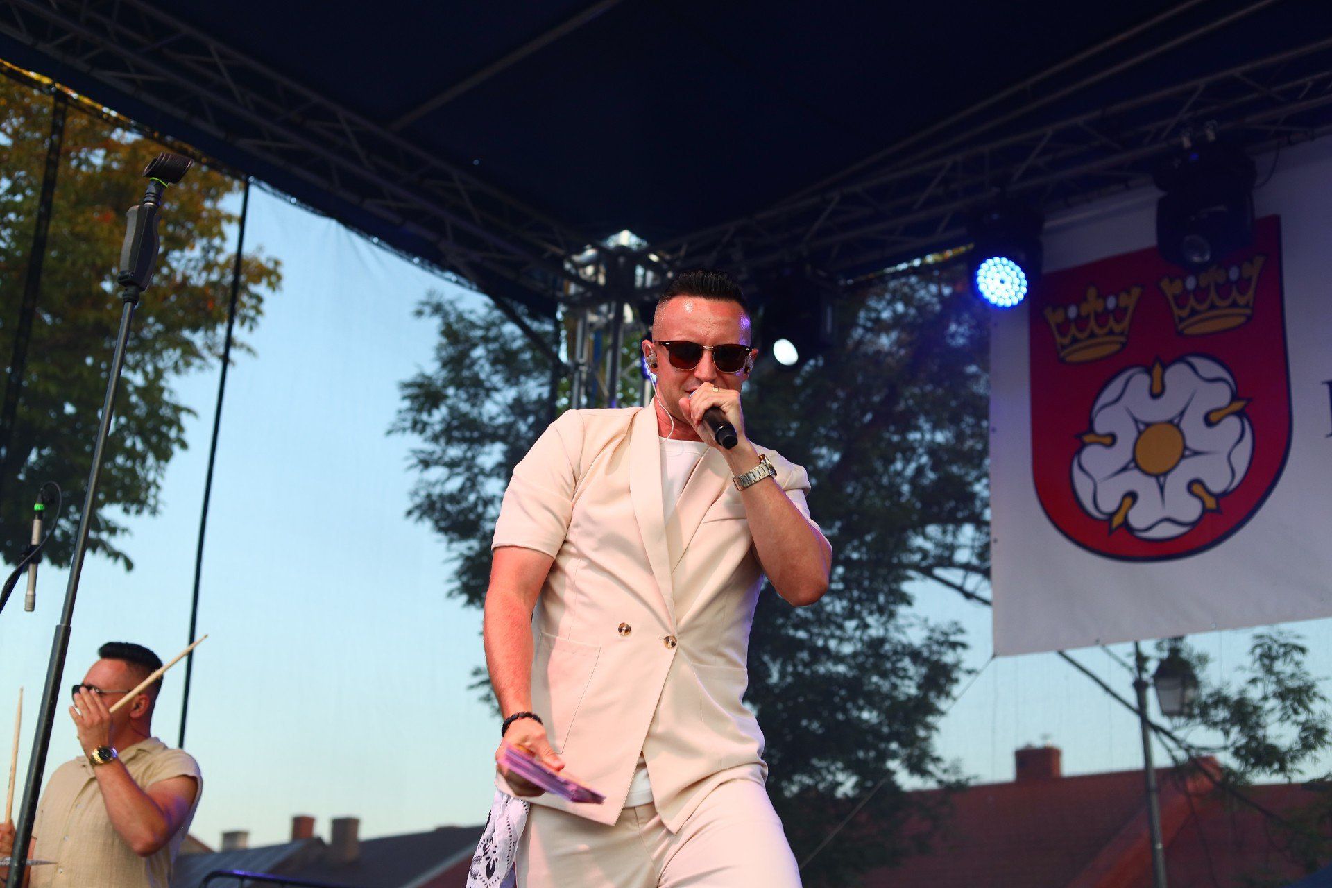 Zespół Playboys na czele z Jakubem Urbańskim porwali publiczność