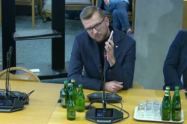Adrian Borecki z Republiki zadaje pytania szefowi TVP