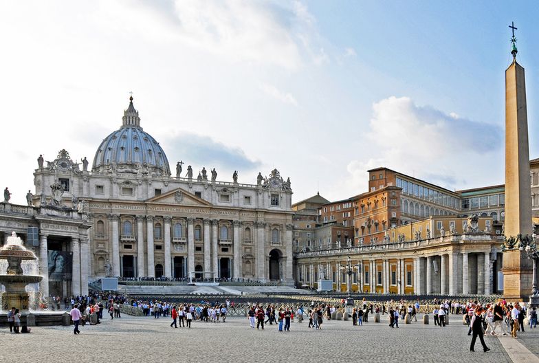 Deficyt w budżecie Stolicy Apostolskiej. Nadwyżka w Państwie Watykańskim