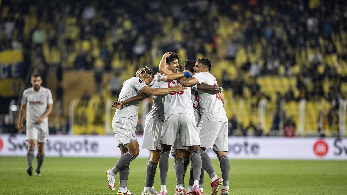 Getty Images / Sebnem Coskun/Anadolu Agency / Na zdjęciu: piłkarze Olympiakos Pireus