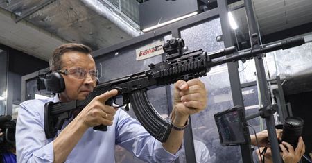 Wojsko obowiązkowe po szkole? Radykalny projekt Morawieckiego