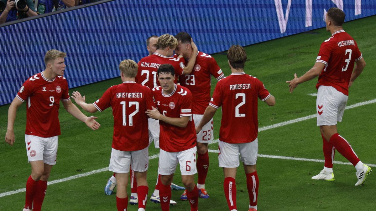 PAP/EPA / Na zdjęciu: piłkarze reprezentacji Danii
