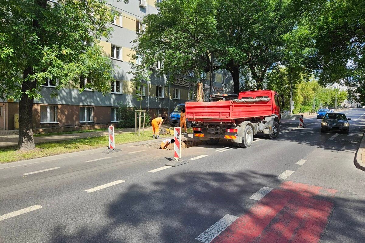 Naprawa zapadniętej jezdni na ul. Wyszyńskiego