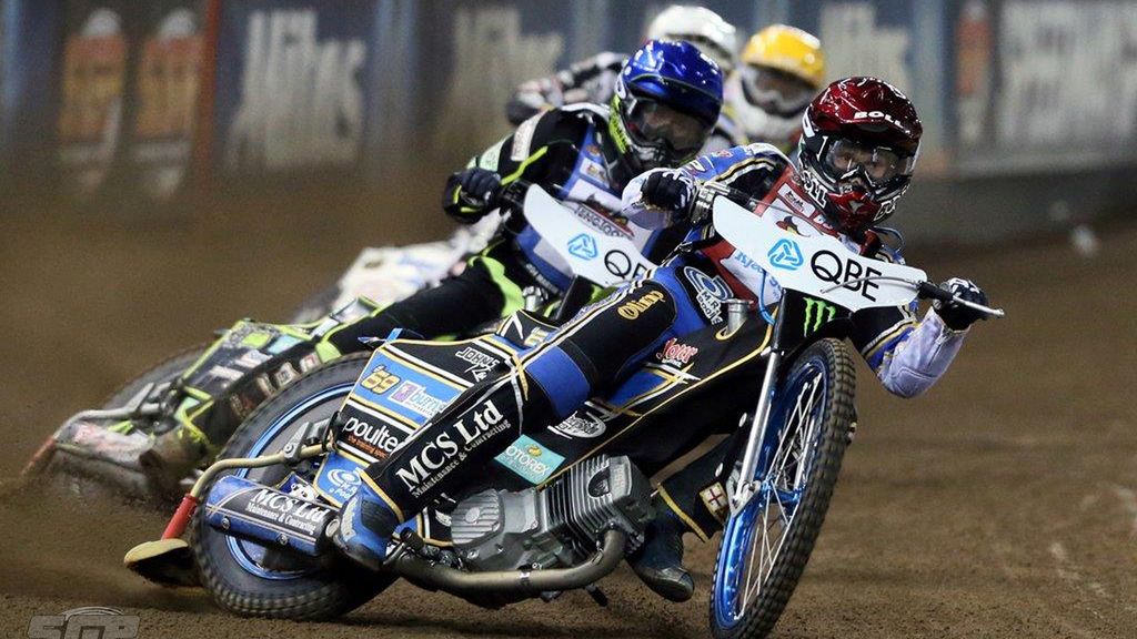 Jason Doyle na czele stawki w GP Australii 2017