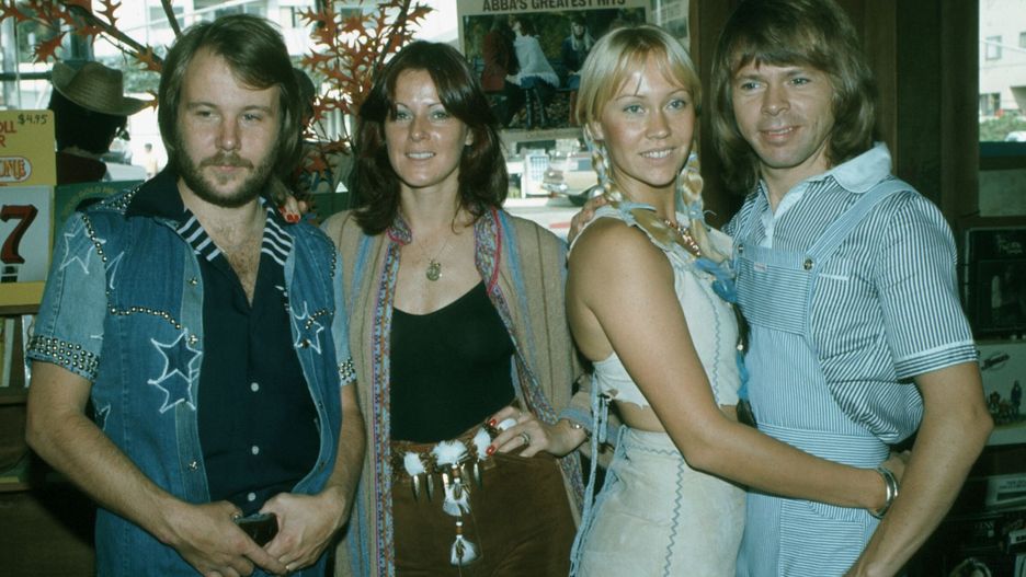 Agnetha Fältskog z pozostałymi członkami zespołu ABBA