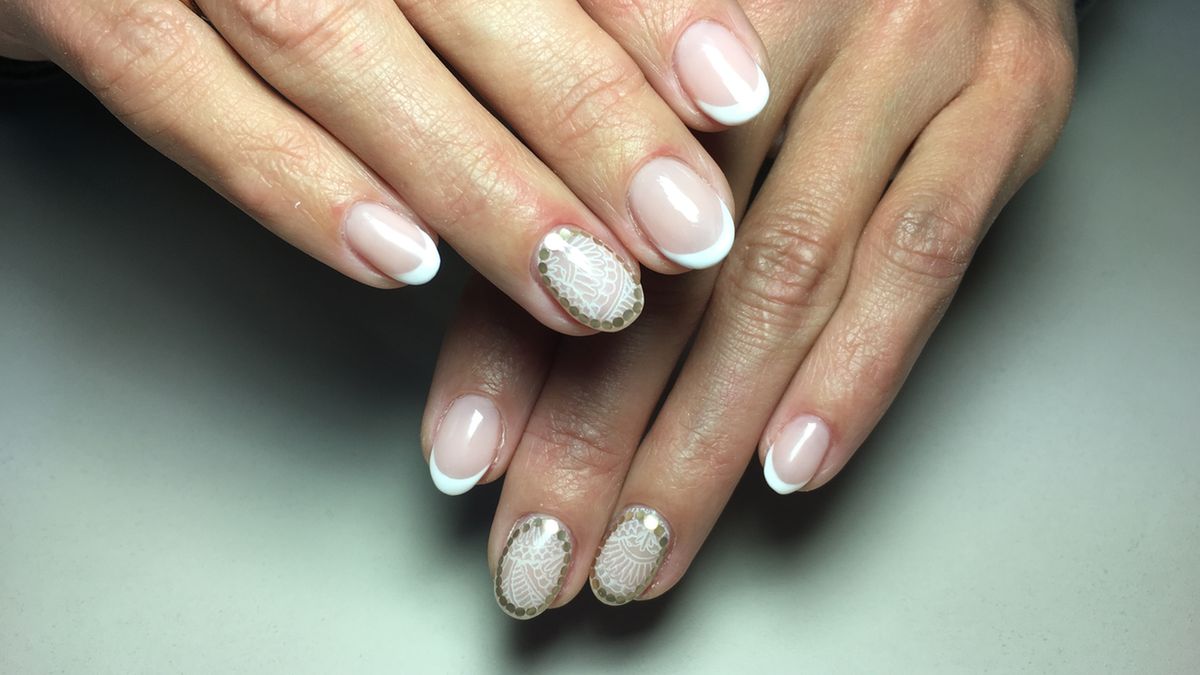 Paznokcie ślubne powinny dopełnieniać stylizację panny młodej