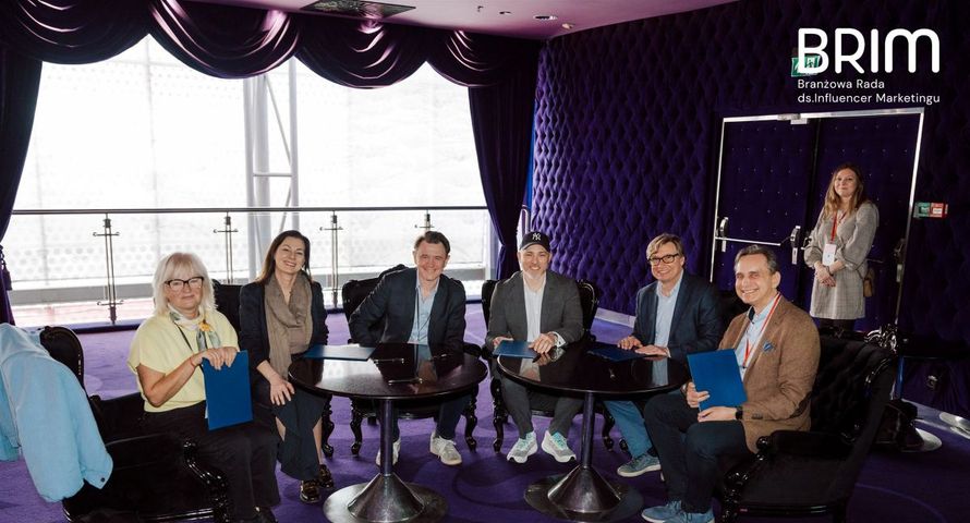 Koniec "dzikiego zachodu" w polskim influencer marketingu? Branża wprowadza standardy